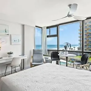 Newly Remodeled Beachfront With Pool Daytona Beach